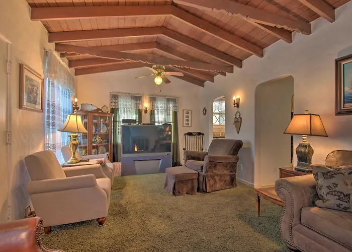 Avalon Escape Everything Within Walking Distance!