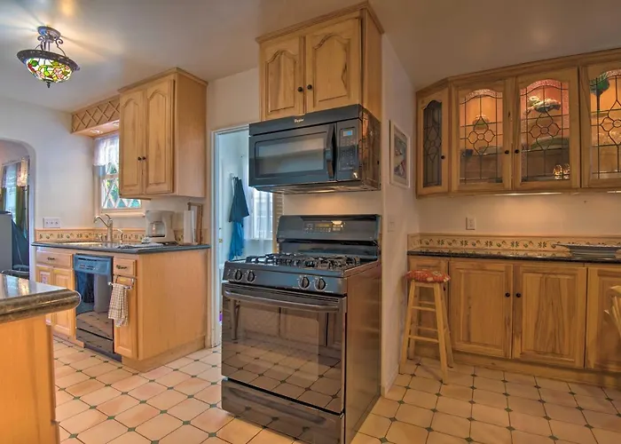 Avalon Escape Everything Within Walking Distance!